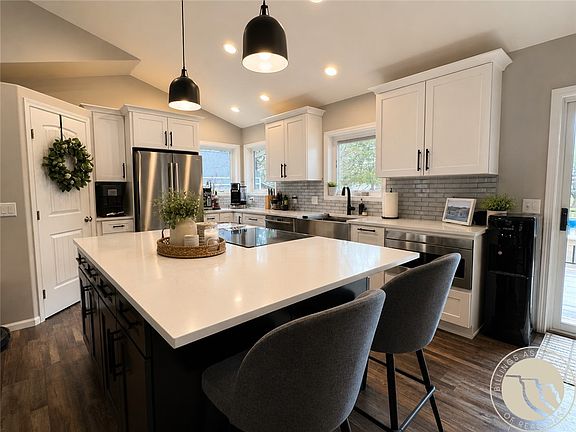 2nd image of 3514 Stone Brook Dr