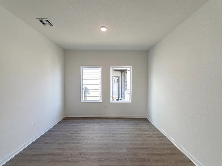 11130 Hollinger Cir — Photo 3