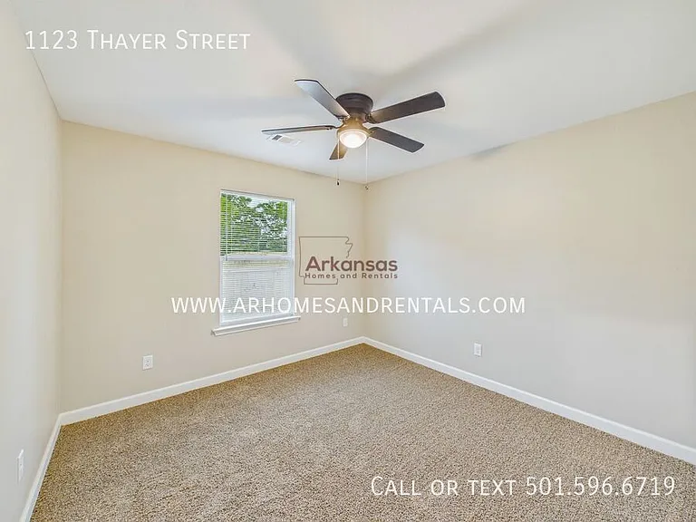 1123 Thayer St — Photo 11