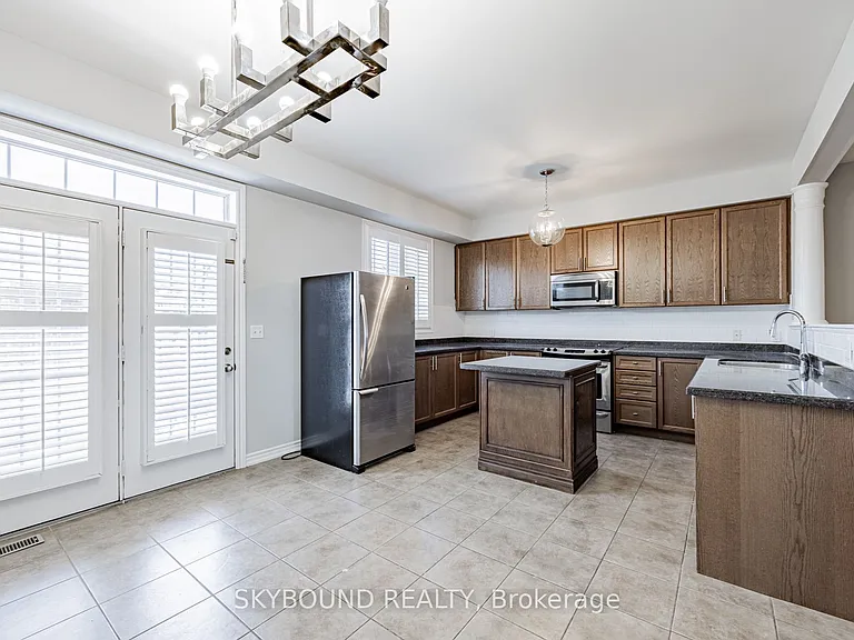 651 Farmstead Dr #3 — Photo 4