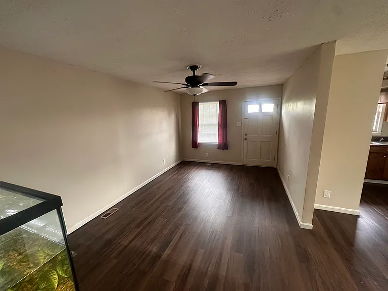1274 Centre Pkwy — Photo 16