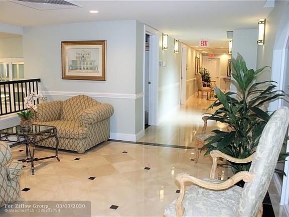 4th image of 2880 NE 14th St #404