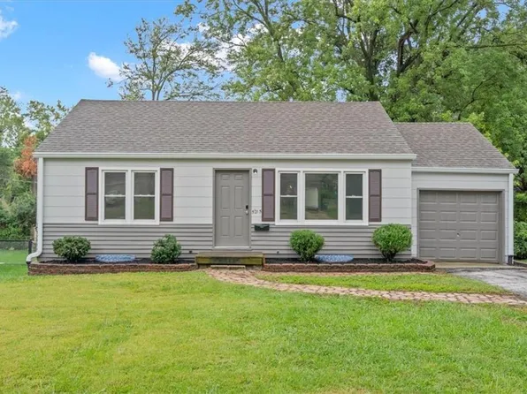 5215 W 49th Ter, Roeland Park, KS 66205