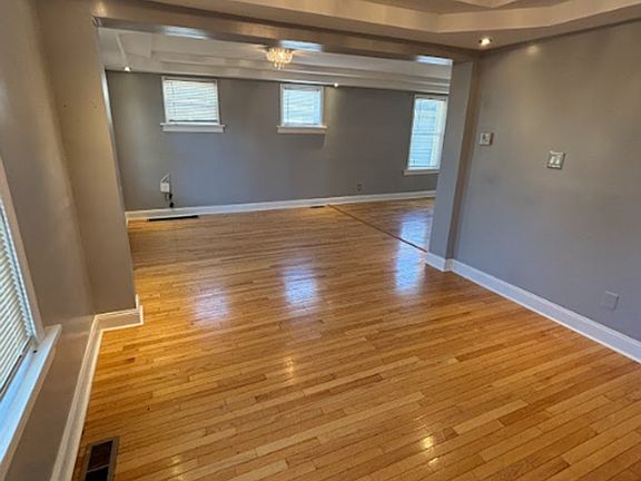 5th image of 4351 Bingham Ave