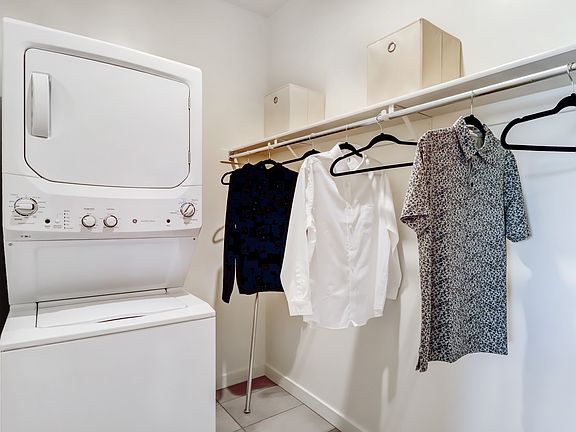 Extra Suite Studio Washer Dryer