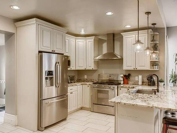 3rd image of 105 W Ellsworth Ave
