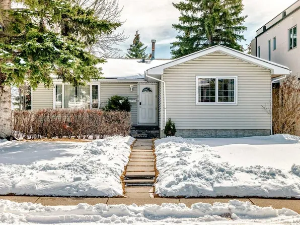 271 N Dalhurst Way NW, Calgary, AB T3A 1P3