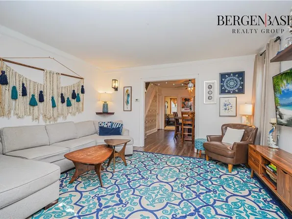 1439 East 64th Street image 4 of 11