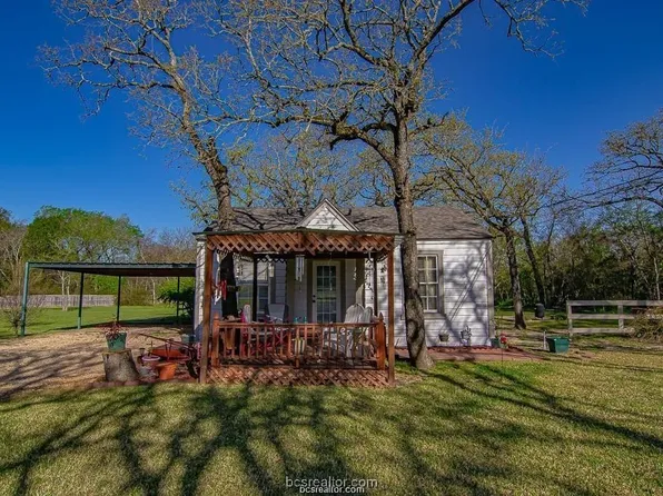1708 Cottonwood St, Bryan, TX 77803