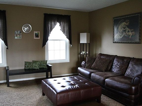 4th image of 174 Chelmsford Dr