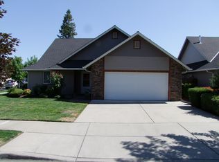 1188 SW Derek Ln, Grants Pass, OR 97527