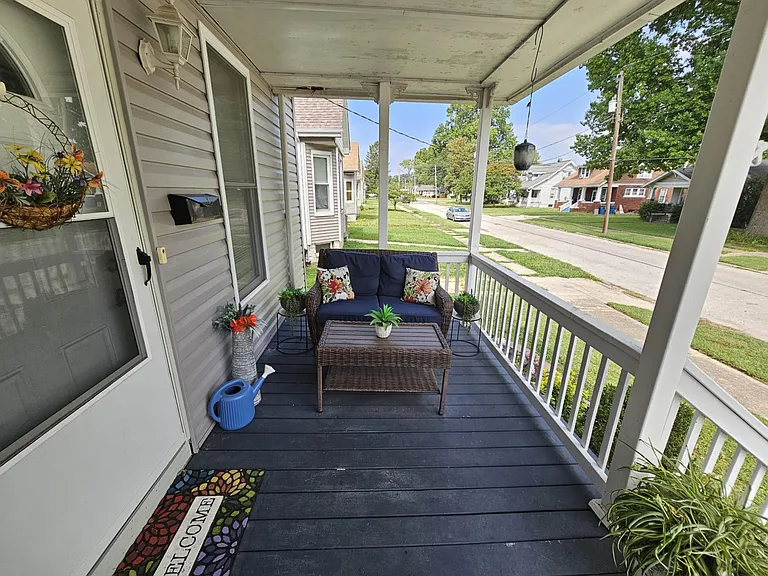 730 Maple St — Photo 3