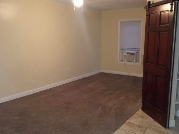 9539 9539/9541 S Congress St #9539B, New Market, VA 22844