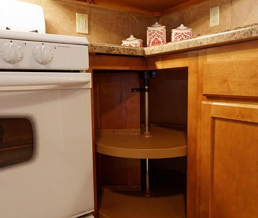 3rd image of 2211 N Flores Dr