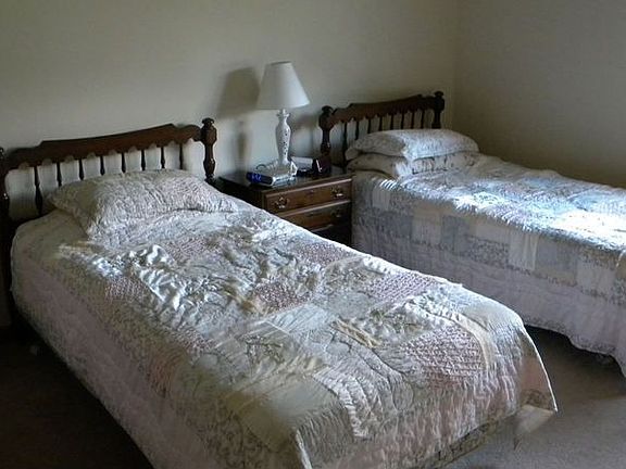 3rd image of 488 Tilton Dr