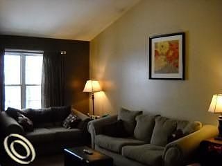 4th image of 819 Huntclub Blvd