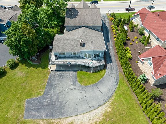 3rd image of 4084 Main St