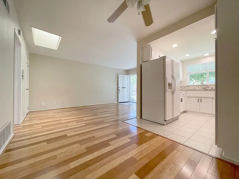 2414 Richmond Way — Photo 6