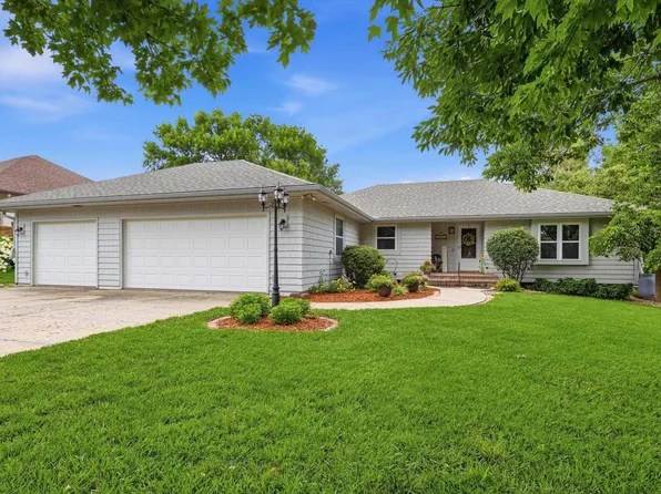 7143 SW 33rd St, Topeka, KS 66614