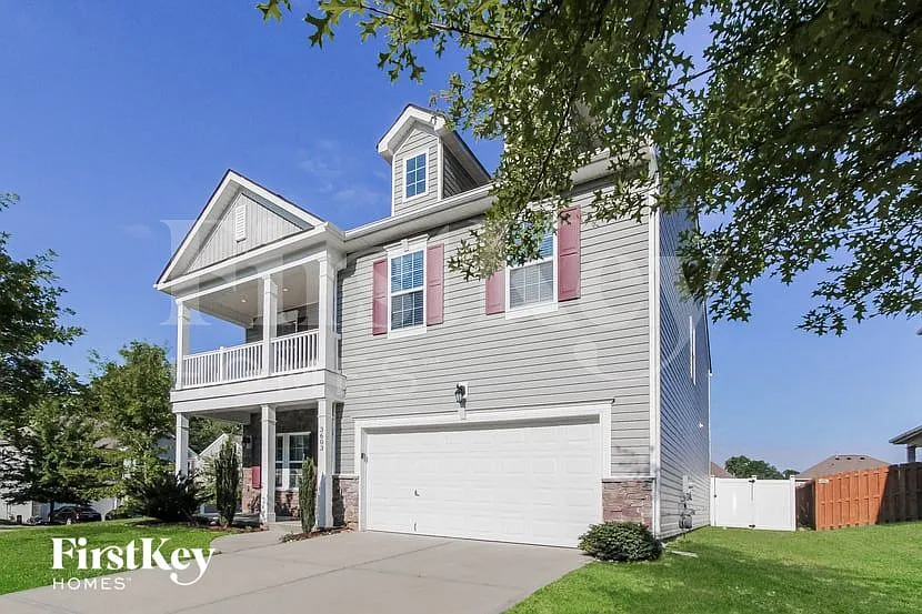 5 bed, 3.0 bath, 2701 sqft, $3,160 — Photo 3