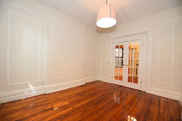 Rented by Keller Williams NYC | media 19