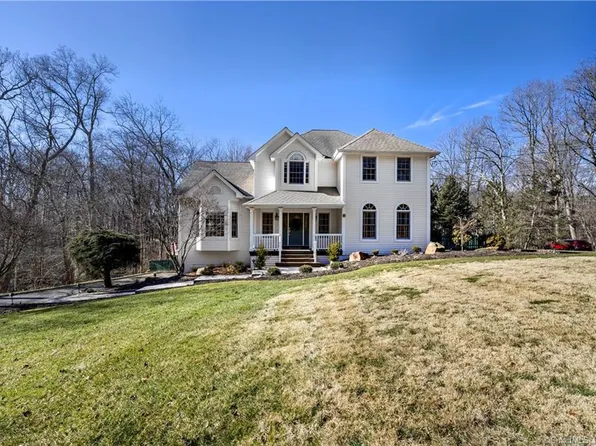 17 Ledgewood Road, Shelton, CT 06484