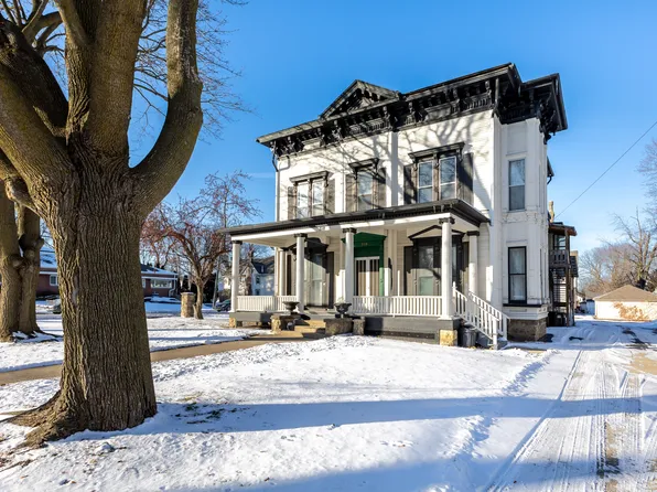 718 W Stephenson St, Freeport, IL