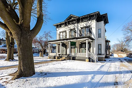 718 W Stephenson St Photo 1