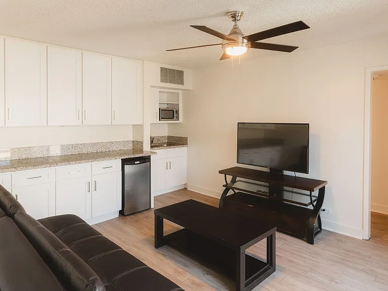 The SLO Student Living Apartments — Photo 15