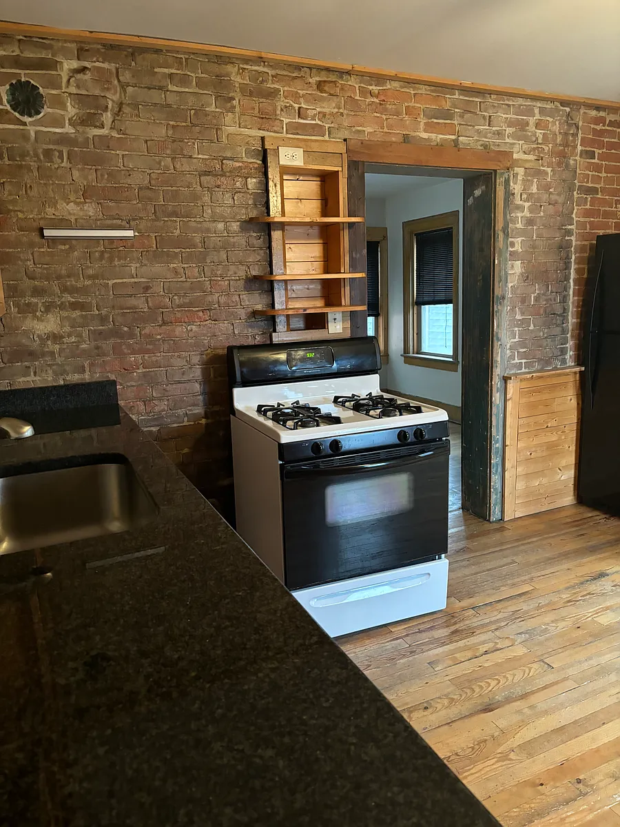 Building Photo - 2809 Monroe Ave #UP