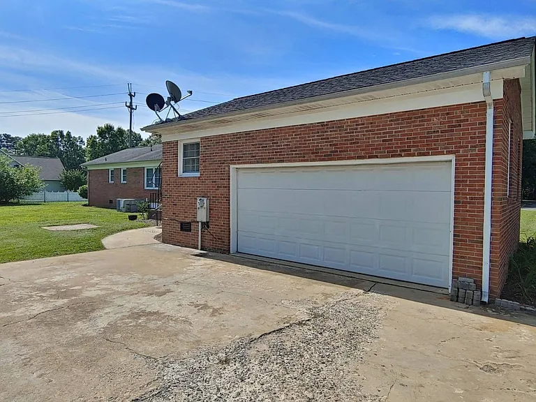 107 Pinewood Dr — Photo 13