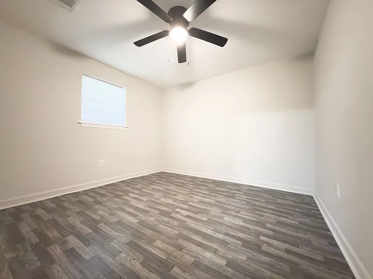 1533 N Avalon Cir — Photo 5