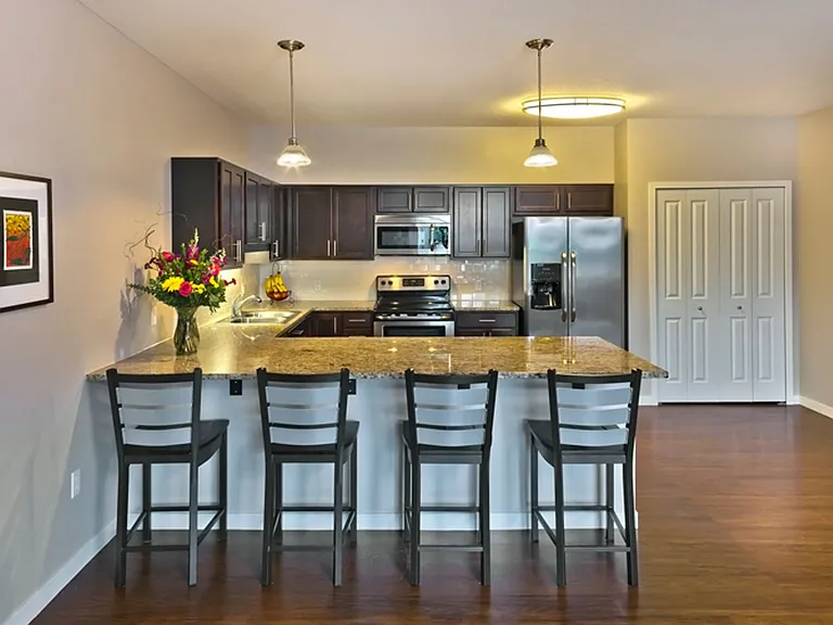 Grand and Finn Apartments — Photo 2