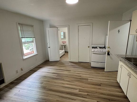 4th image of 494 W 11th Ave #&-1121