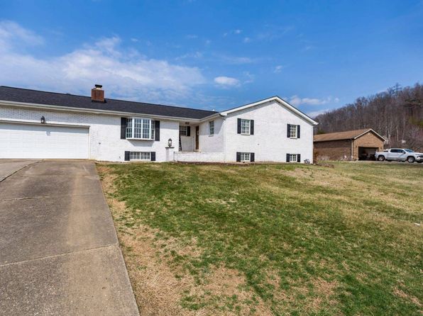 48 Walnut Ln