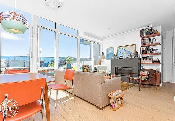 4th image of 22 N 6th St Penthouse 1F