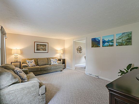 5th image of 34 Blackwell Ln