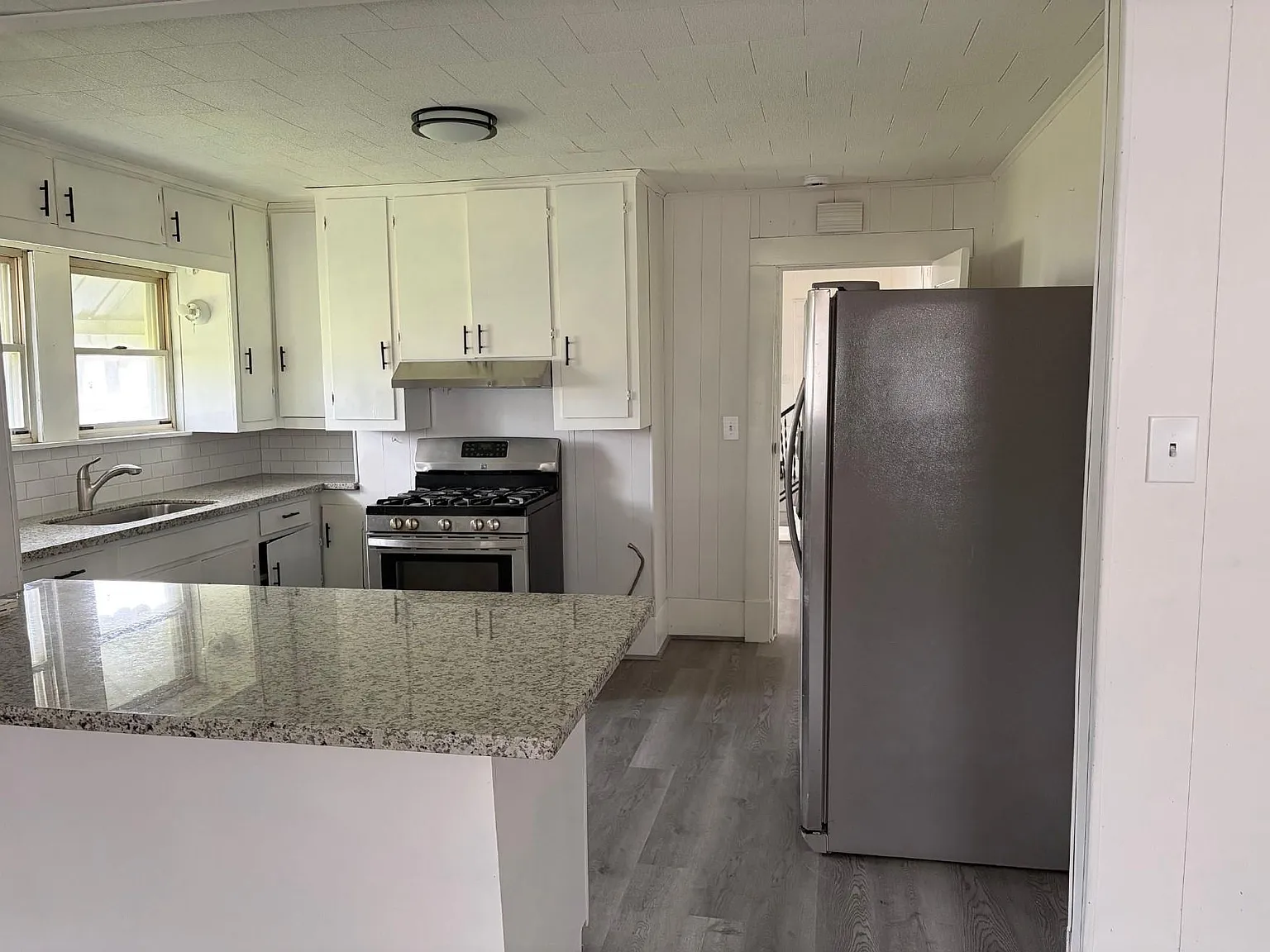 3 bed, 1.0 bath, 1486 sqft, $1,500 — Photo 4