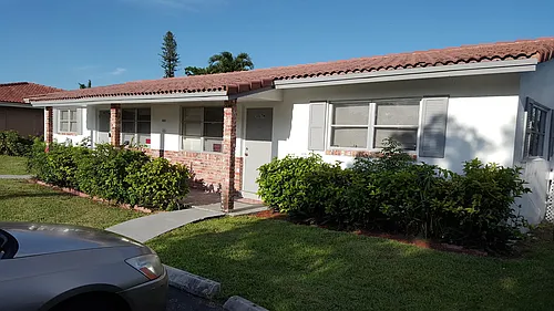 4011 Woodside Dr #N Photo 1 4011 Woodside Dr #N Photo 1