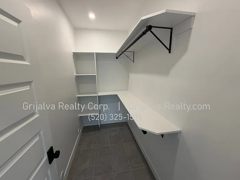 502 Fremont — Photo 17