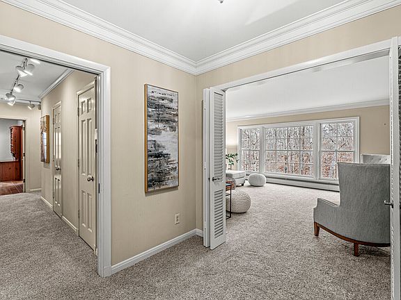 4th image of 540 W 92nd St