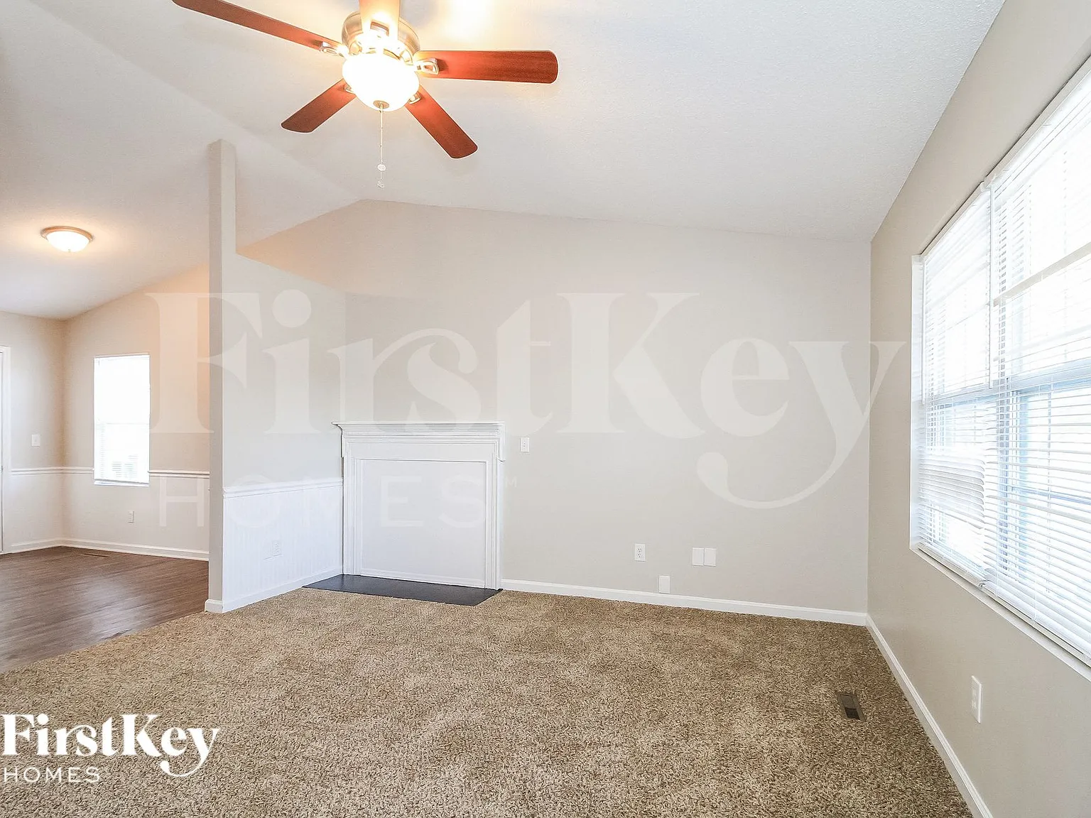 3 bed, 2.0 bath, 1163 sqft, $1,600 — Photo 4