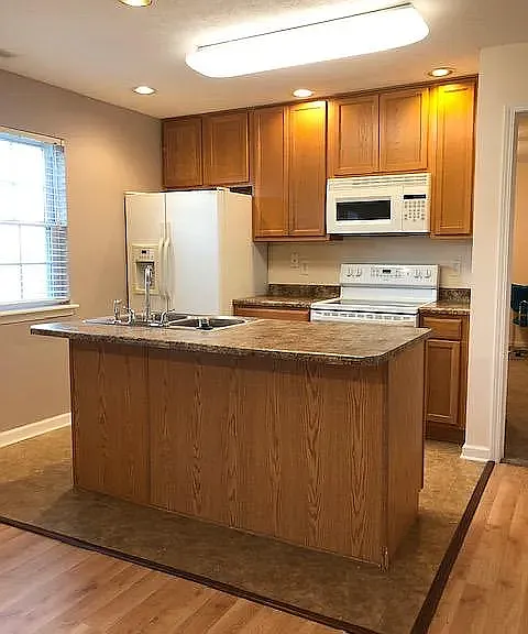 51 Port Robert Dr #B — Photo 7
