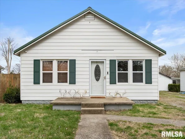 712 Beck St, Carmi, IL 62821