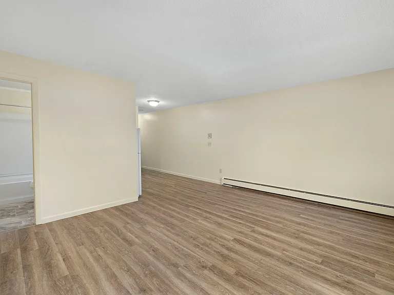 East Bay Apartments — Photo 43