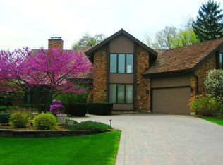 2715 35th St, Oak Brook, IL 60523