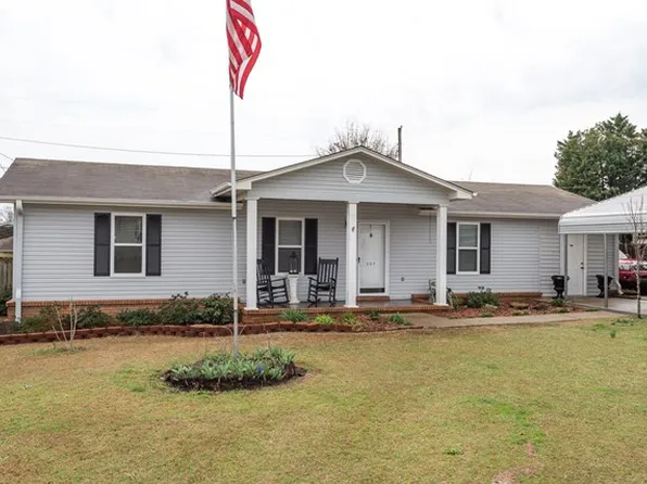 207 W Washington Dr, Muscle Shoals, AL 35661