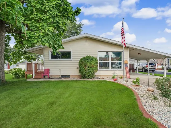 911 N Melvin St, Gibson City, IL 60936