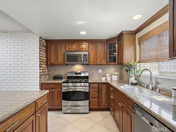 3rd image of 18474 Tamarind St