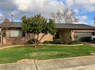 1174 N Ham Ln, Lodi, CA 95242